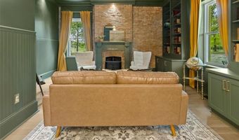 2367 Central Ave, Alton, IL 62002