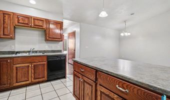 412 N 9th Ave, Brandon, SD 57005