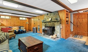 110 Hopkins Ave, Johnston, RI 02919