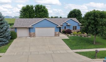 212 S Augusta Ave, Brandon, SD 57005