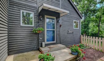 2877 Glacier Valley Rd, Fitchburg, WI 53711