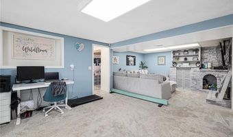 12 Hidden Valley Ln, Lincoln, RI 02865