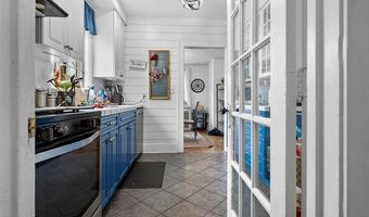 8911 Manor Ave, Allen Park, MI 48101