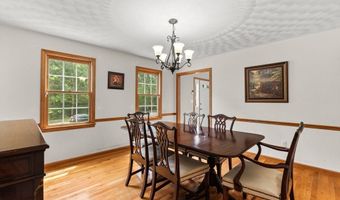 4 Crestwood Dr, Blackstone, MA 01504