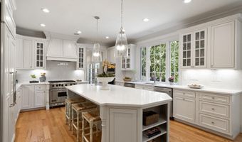 7009 LOCH LOMOND Dr, Bethesda, MD 20817