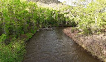 84 Bow Fiddle Ranch Rd, Centennial, WY 82070