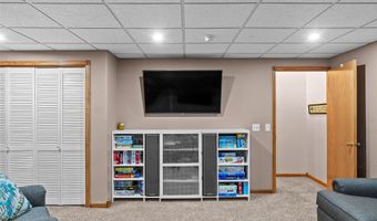 1629 Ashwood Dr, Altoona, IA 50009