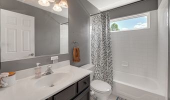 2316 Loop Rd, Algonquin, IL 60102