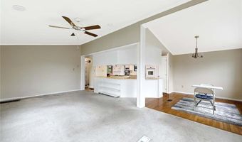 7 Queens Rd, Attleboro, MA 02703