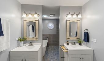 903 Old Oak Cir, Algonquin, IL 60102