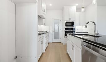 7014 Orange Ave, Bentonville, AR 72713