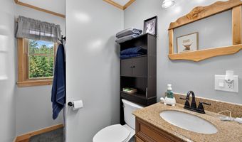 625 Mcgrath Pond Rd, Belgrade, ME 04917