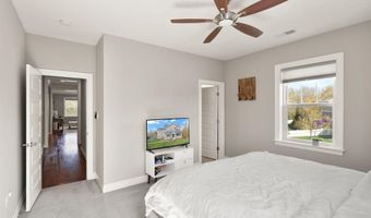 41062 LYNDALE WOODS Dr, Aldie, VA 20105