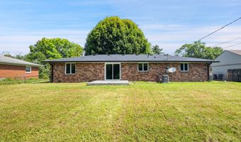 615 Country Club Ln, Anderson, IN 46011