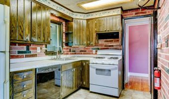 16 Lenape Ave, Andover, NJ 07860