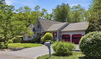 32 Briarwood Rd, Lincoln, RI 02865