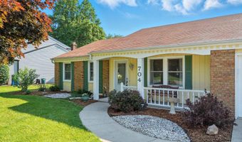 704 S Dewey St, Auburn, IN 46706