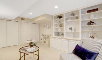 5028 25TH St N, Arlington, VA 22207