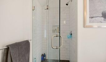 5 Division St, Newport, RI 02840