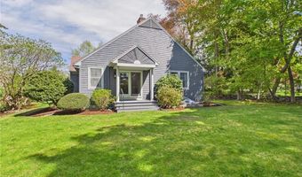 30 Forest Rd W, Bristol, RI 02809