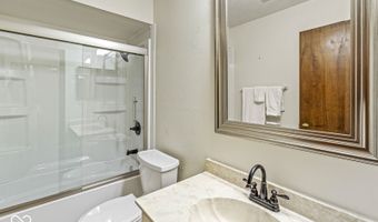 5186 Fairway Dr 34/2, Avon, IN 46123