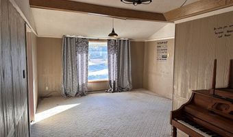 522 S 2nd St W, Baker, MT 59313