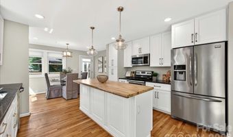 1204 Meadow Ln, Charlotte, NC 28205