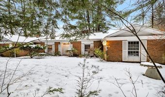 11 Strawberry Hill Rd, Bedford, NH 03110