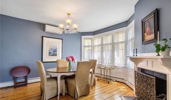 60 Division St, Newport, RI 02840