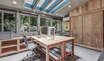 93 Carol St, Danbury, CT 06810