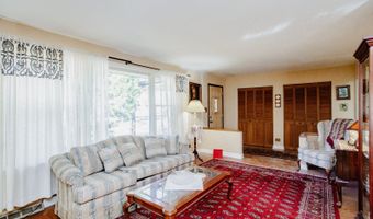 1849 W Spring Ridge Dr, Arlington Heights, IL 60004