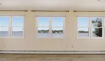 507 County Rd, Barrington, RI 02806