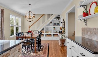 65 Serpentine Dr, Bayville, NJ 08721