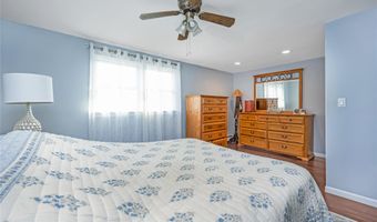 15 Bingham Pl, Amityville, NY 11701