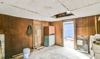 138 SW 100th St, Augusta, KS 67010