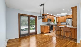 6 Sky Edge Ln, Bethel, CT 06801