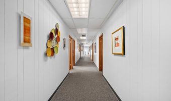813 E LINCOLNWAY, Cheyenne, WY 82001