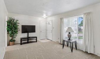 1207 4th Ave SE, Altoona, IA 50009