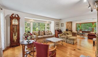 33 Cold Spring Rd, Avon, CT 06001