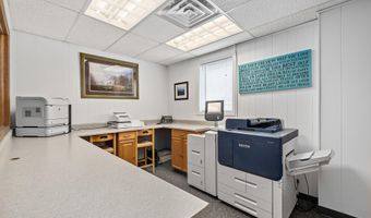 813 E LINCOLNWAY, Cheyenne, WY 82001