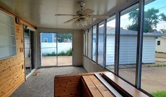 713 NE 3rd Ave, Aberdeen, SD 57401