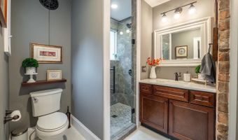 3729 Broadview Dr, Cincinnati, OH 45208