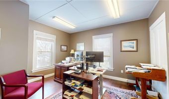 460 E Main Rd, Middletown, RI 02842