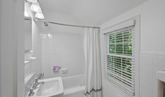 5901 DEVONSHIRE Dr, Bethesda, MD 20816