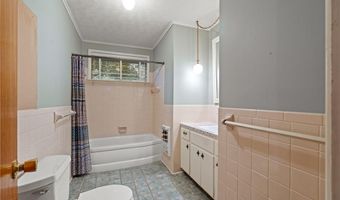 803 8th St, Barling, AR 72923