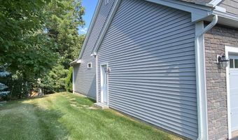 2 Club House Way, Amherst, NH 03031
