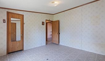 943 Howell, Adrian, MI 49221