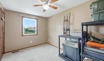 1102 Heritage Ln, Angola, IN 46703