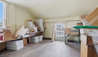 4402 220Th Trl, Amana, IA 52203