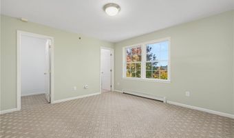 231 Maple Ave 204, Newport, RI 02840